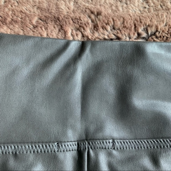 7 For All Mankind Faux Leather Grey Leggings - Picture 8 of 11